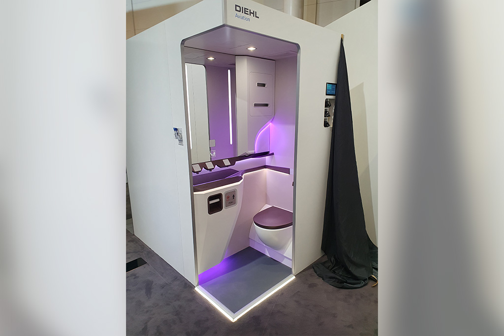 Beleuchtung einer Flugzeugtoilette als Mockup